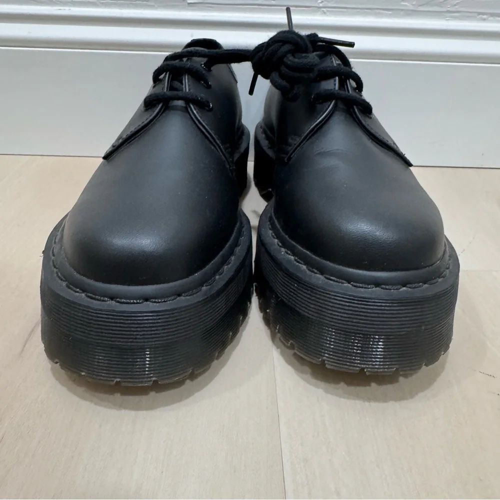 EUC Dr Martens 30651 Vegan Black Platform Oxfords Women US 9 EU 41 Like New